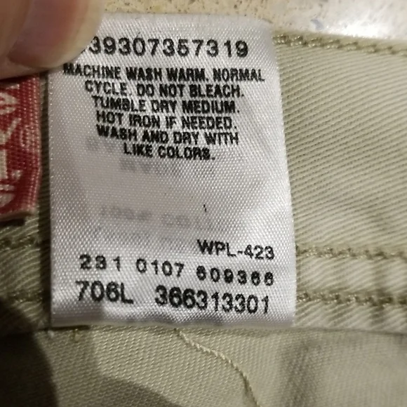 Levi's khaki cargo shorts sz 30 - Picture 7 of 7